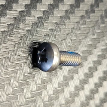 1912.404.104 OVAL HEAD SCREW M4 X 10